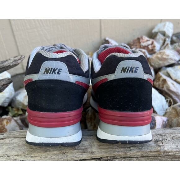 Nike Air Force Running Shoes Men's Size 9 Gray Red Color‎ way EUC - Picture 10 of 12